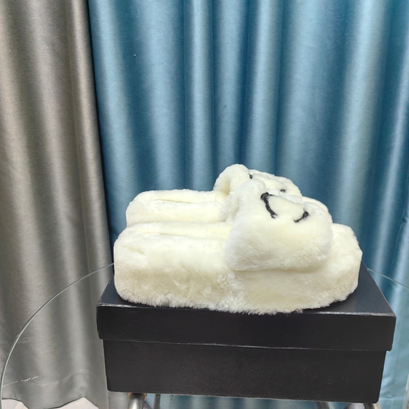 Ch*el slippers